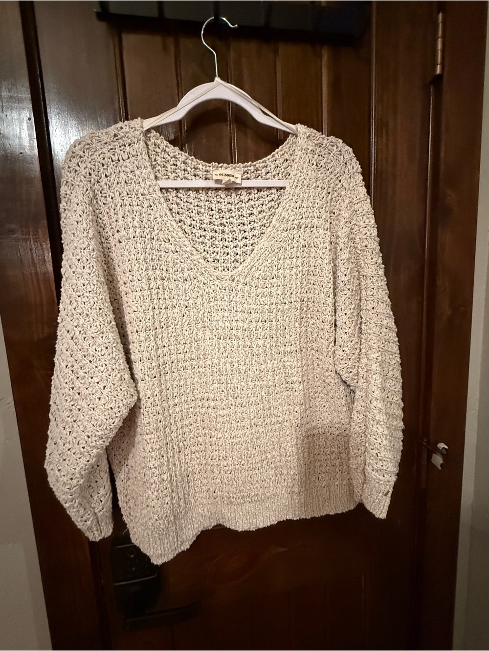 eesome Cream V-Neck Chunky Knit Sweater